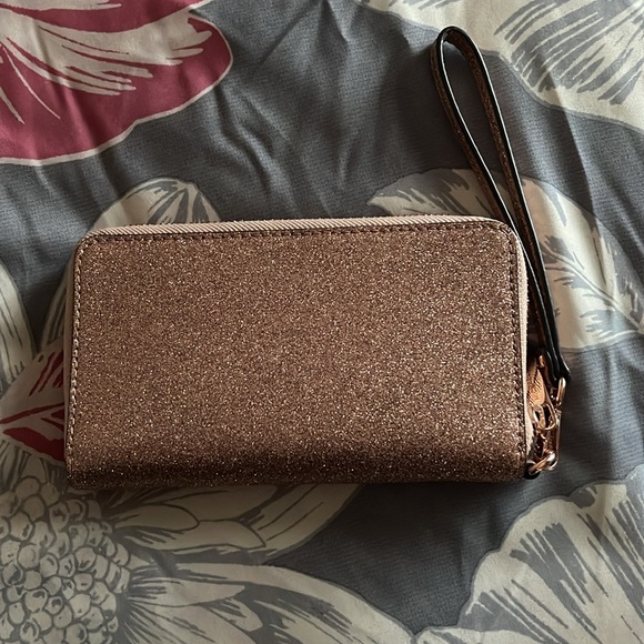 Micheal Kors Rose Gold Sparkly Wallet - Picture 2 of 7